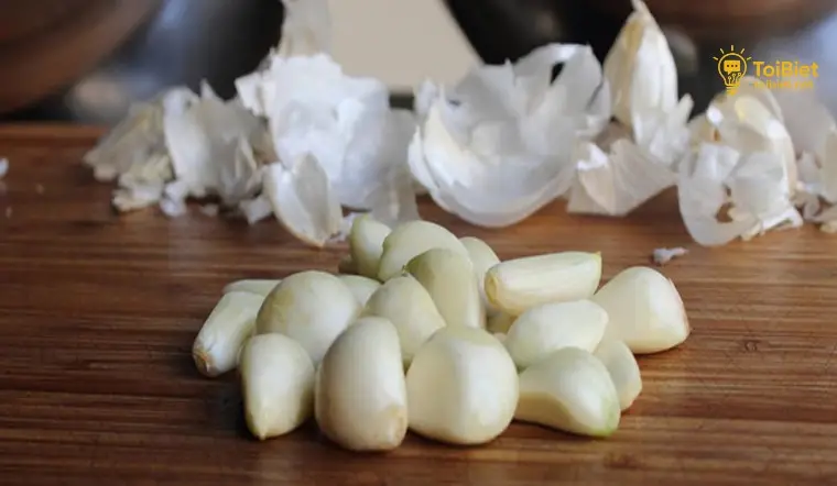 Mẹo Bóc Tỏi Nhanh Không Cần Chạm Tay Chuyên Nghiệp 4 Sử Dụng Dụng Cụ Bóc Tỏi Chuyên Dụng