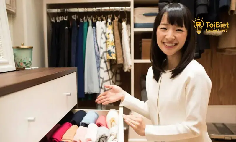 Mẹo Gấp Quần Áo Tiết Kiệm Diện Tích Kiểu KonMari 12 gap quan ao tiet kiem dien tich kieu konmari 6947e87749dd5