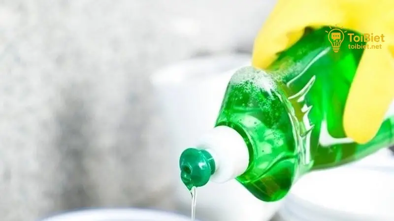 thong bon cau chi bang nuoc rua bat va nuoc nong 696d0ccfa259d